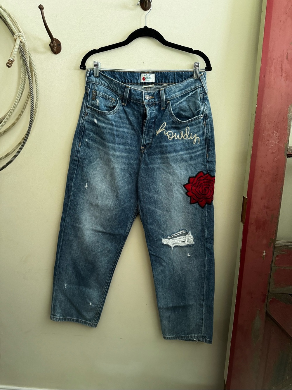 Ariat Women's Boyfriend Jeans with Red Rose Patch - Blue Denim - like new